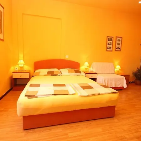 Zona Apartment *