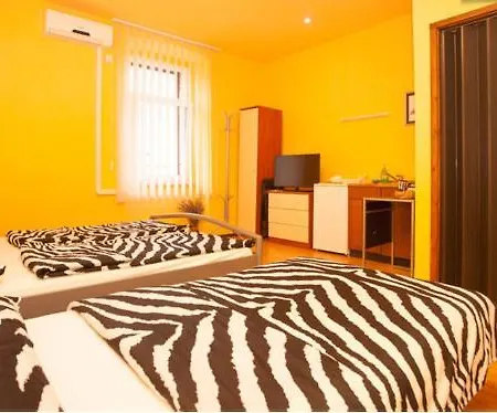 Zona Apartment *